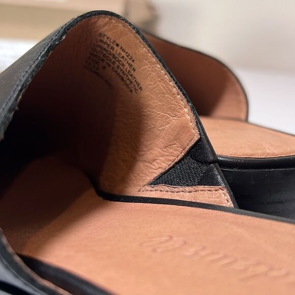 The Mindy Lugsole Mule in Leather - Picture 4 of 6